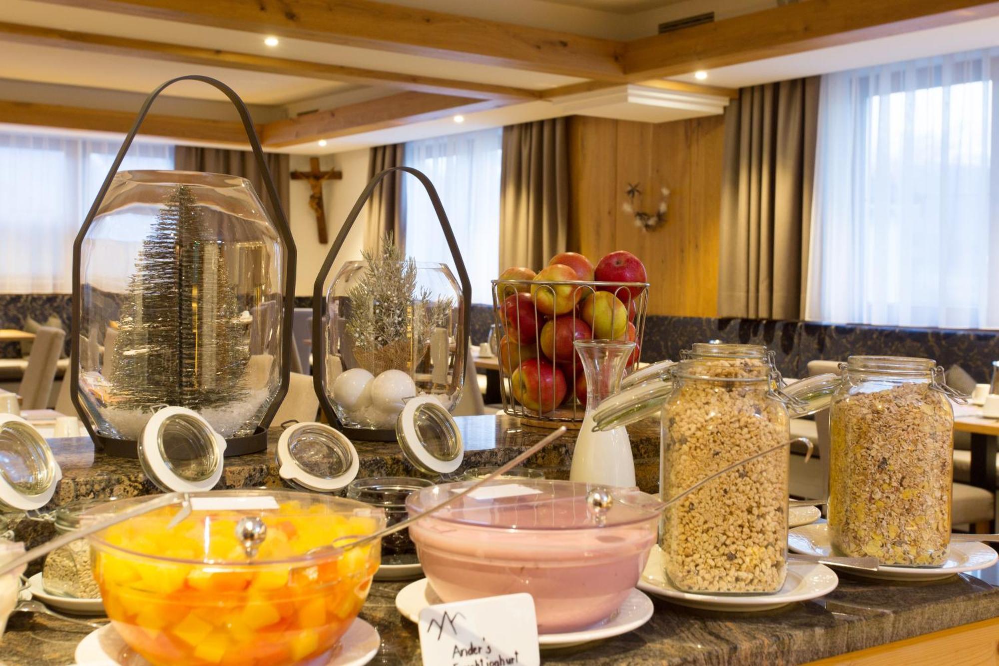 Ferienhotel Bergland Арцл им Пицтал Екстериор снимка