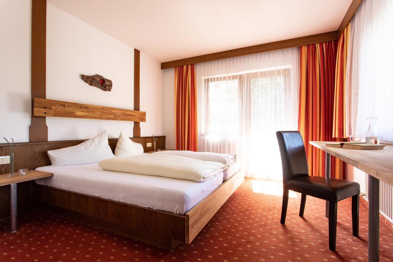 Ferienhotel Bergland Арцл им Пицтал Екстериор снимка