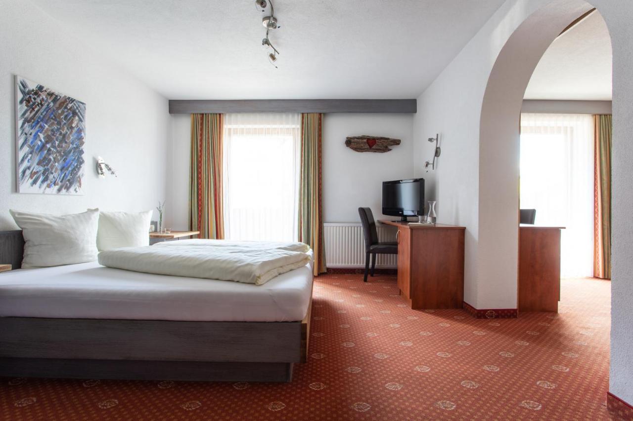 Ferienhotel Bergland Арцл им Пицтал Екстериор снимка