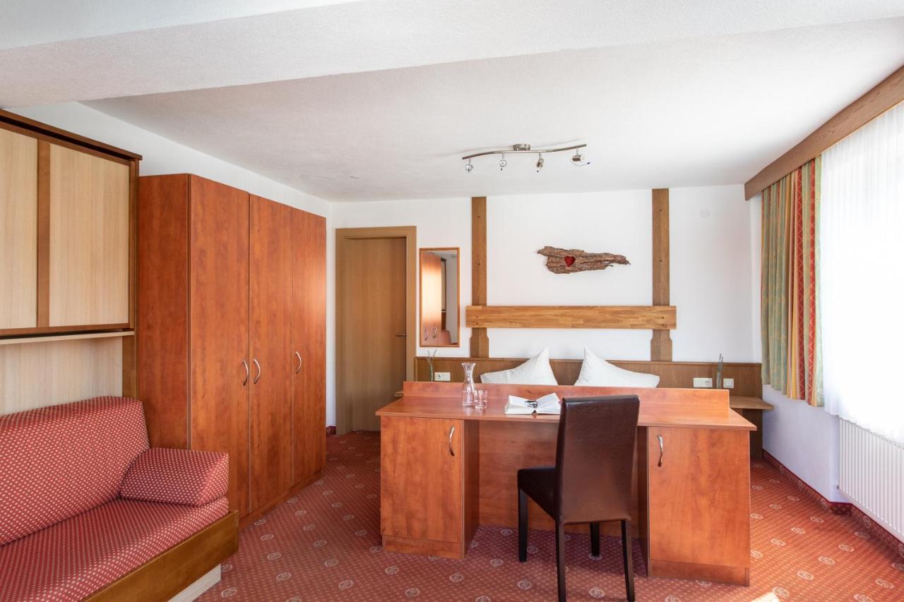 Ferienhotel Bergland Арцл им Пицтал Екстериор снимка