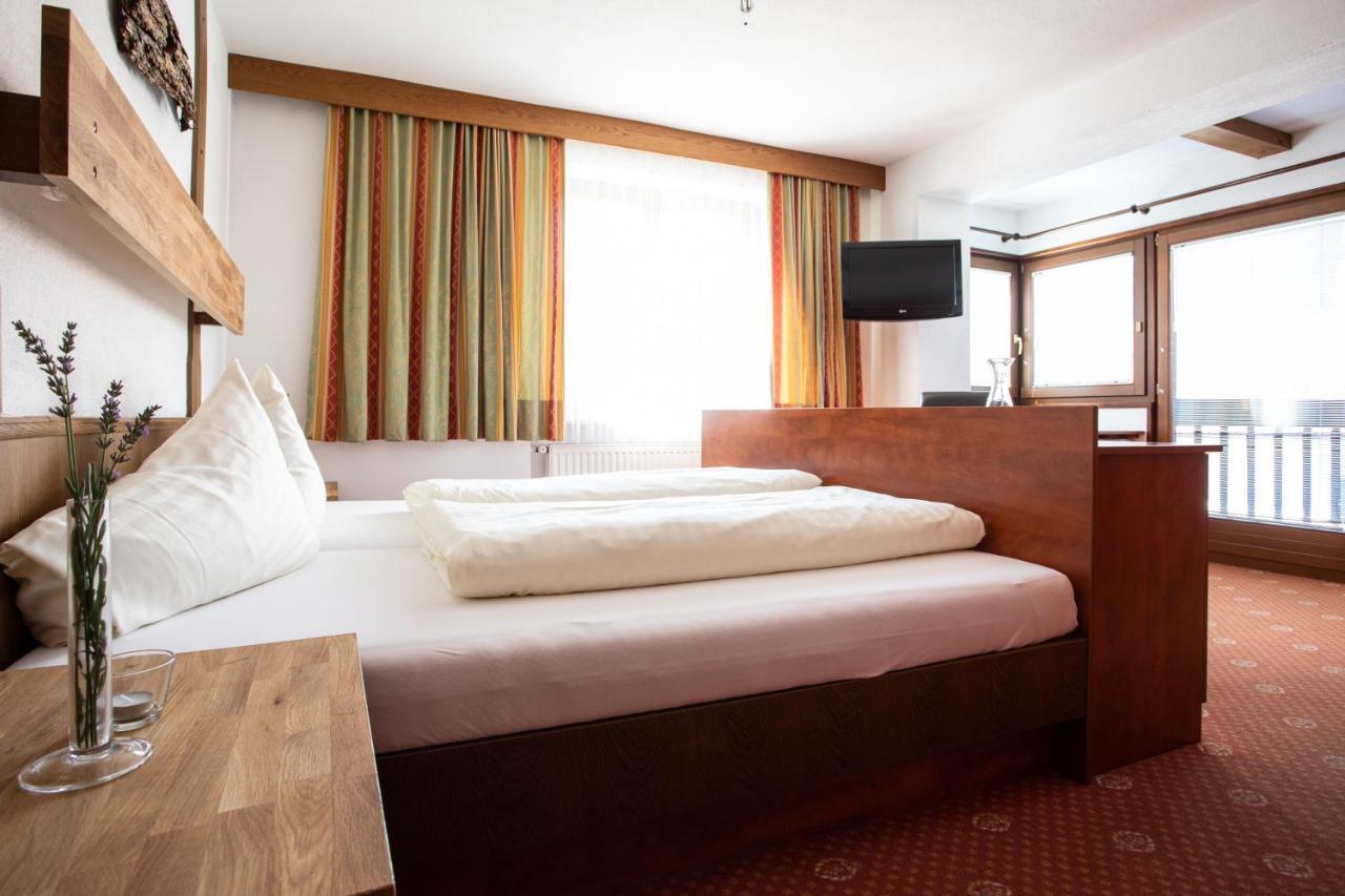 Ferienhotel Bergland Арцл им Пицтал Екстериор снимка